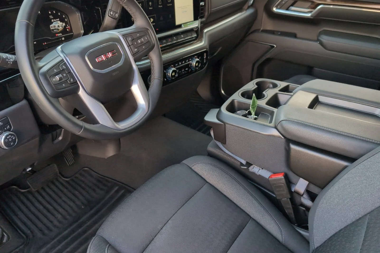 Used 2024 Onyx Black GMC Elevation image 11
