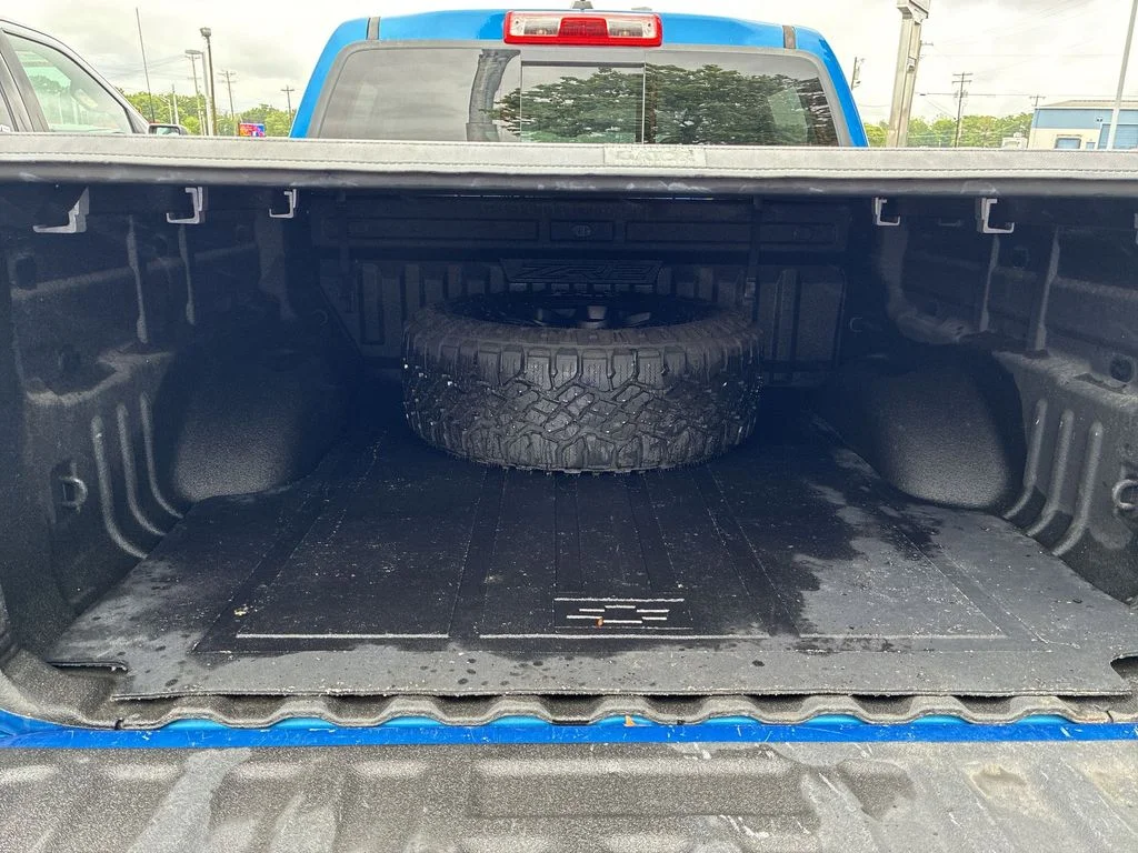 Used 2022 Blue Chevrolet ZR2 image 20