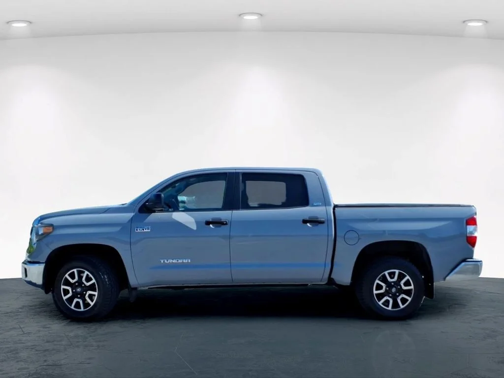 Used 2019 Gray Toyota SR5 image 12