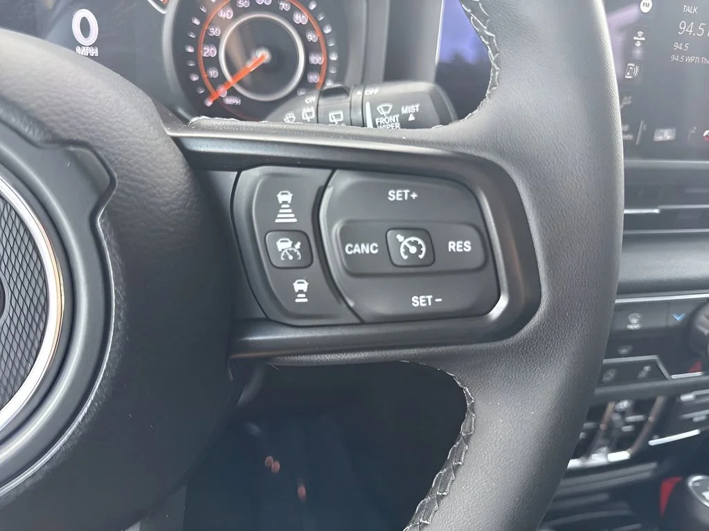 Used 2025 Red Jeep Sport S image 24