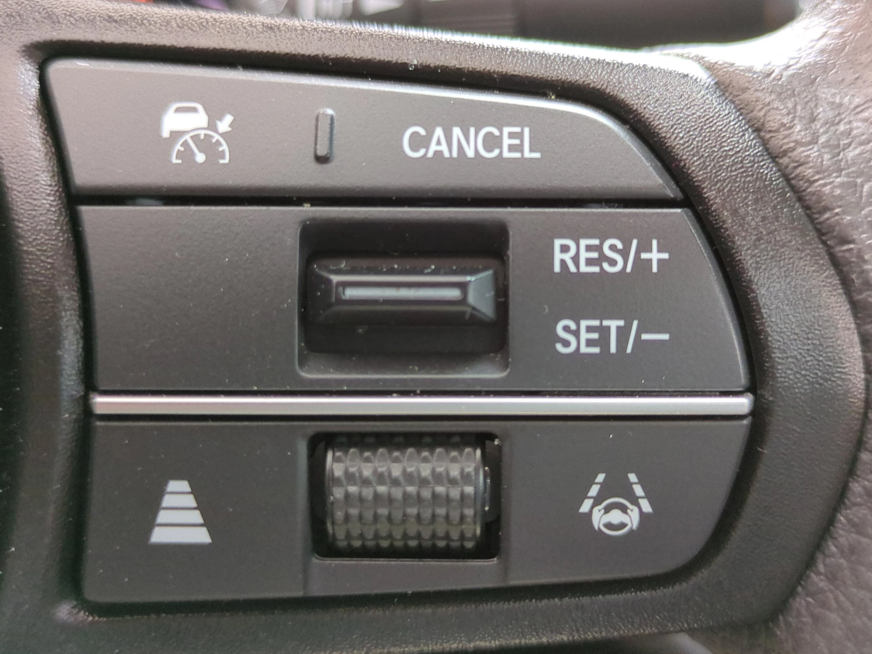 Used 2025 White Honda SE image 24