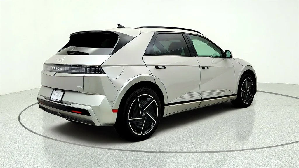 Used 2025 Cyber Gray Hyundai Limited AWD image 5
