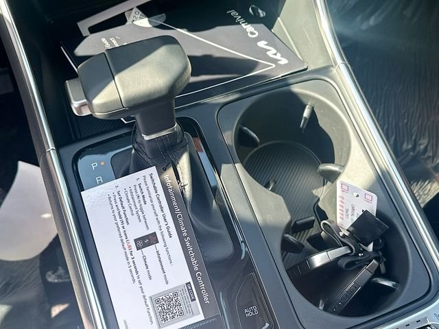 New 2026 Snow White Pearl Kia SX Prestige image 17