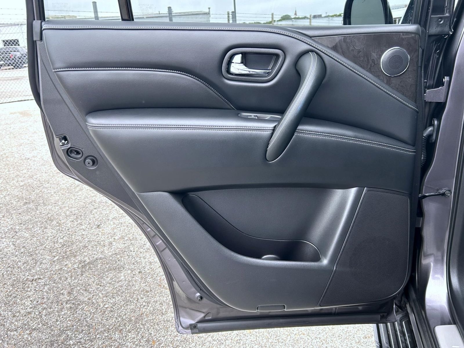 Used 2023 Gray INFINITI LUXE image 17