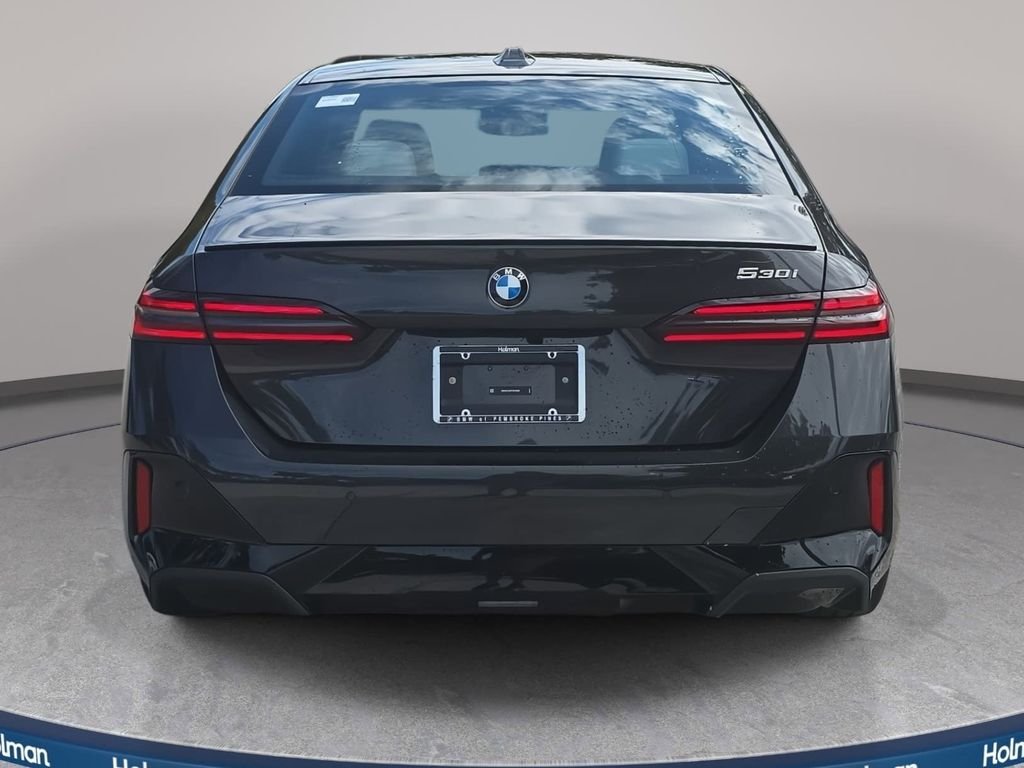 Used 2026 Dark Graphite Metallic BMW 530i image 5