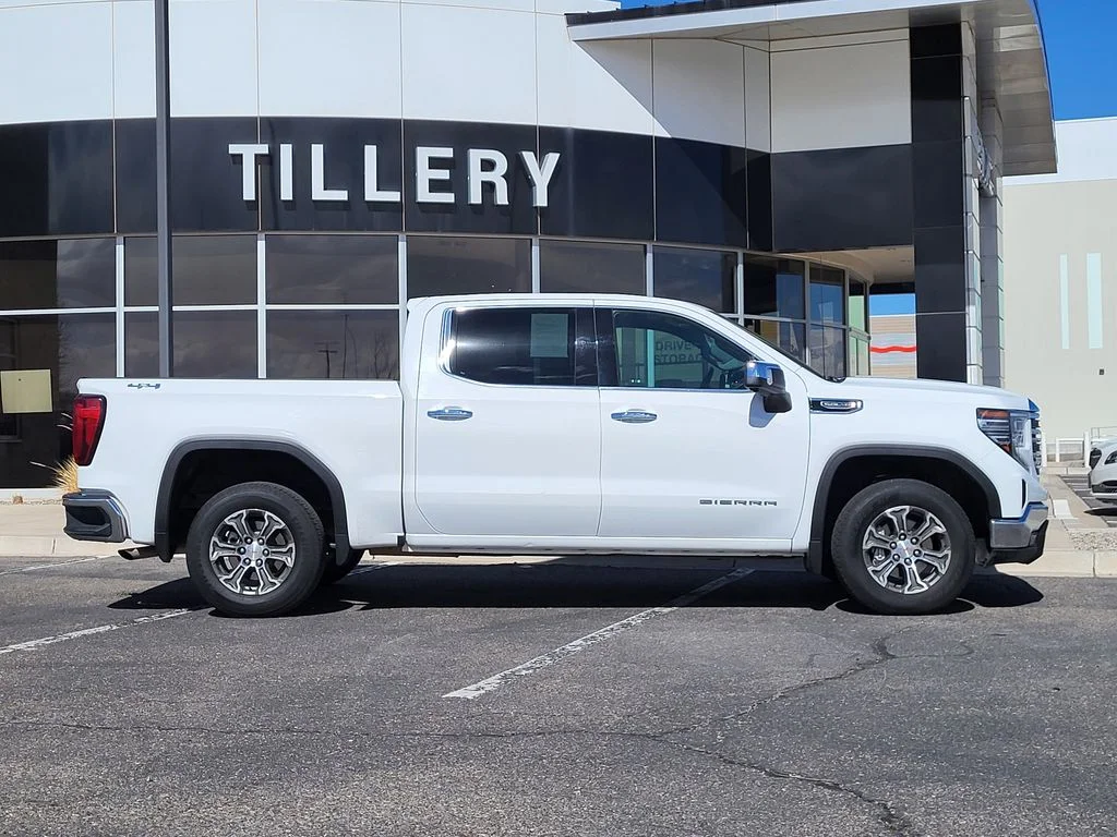 2025 GMC Sierra 4WD Crew Cab Short Box SLT's photo