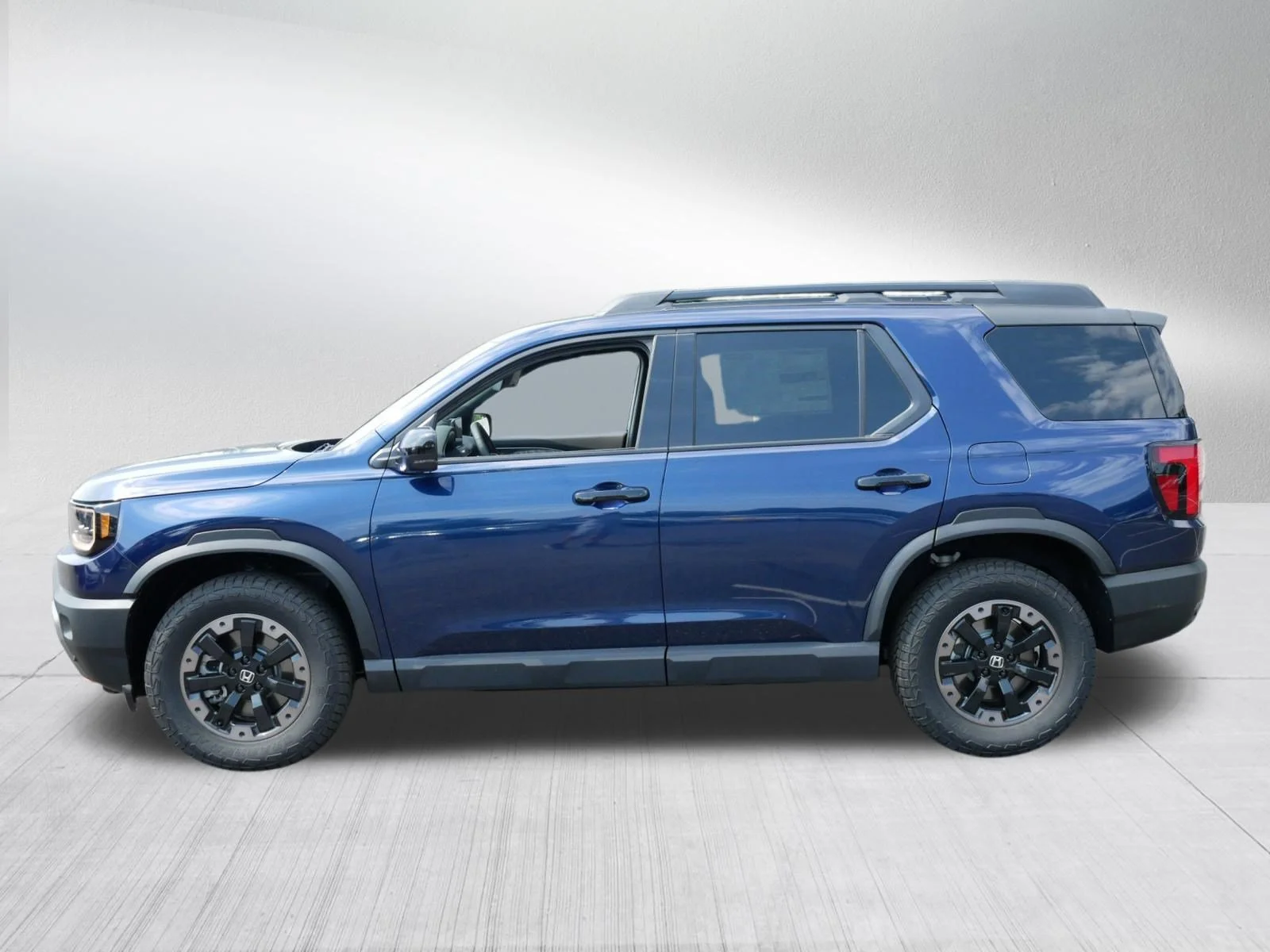 Certified Used 2026 Obsidian Blue Pearl Honda TrailSport Elite image 4