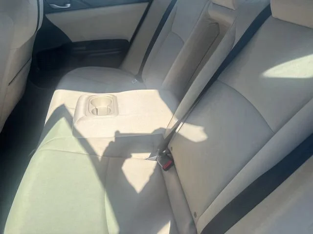 Used 2018  Honda EX image 10