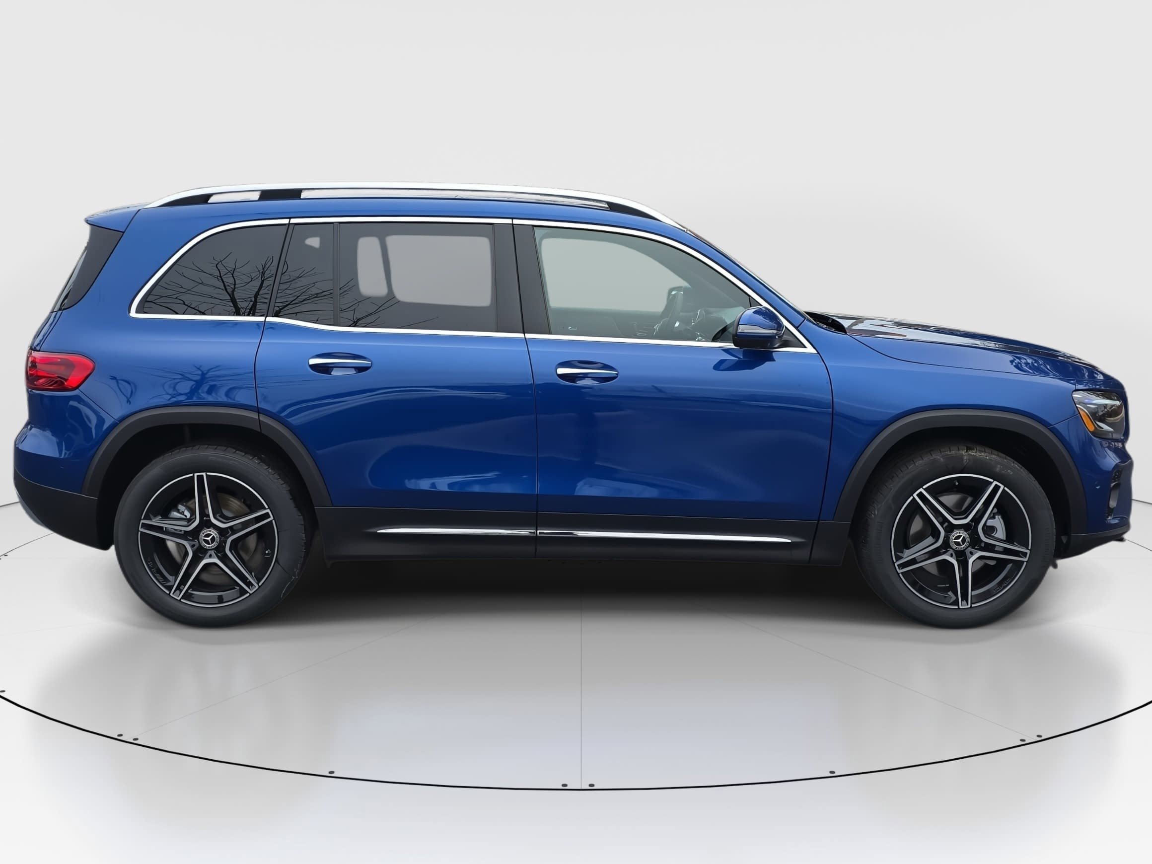 New 2026 Starling Blue Metallic Mercedes-Benz GLB250 image 4