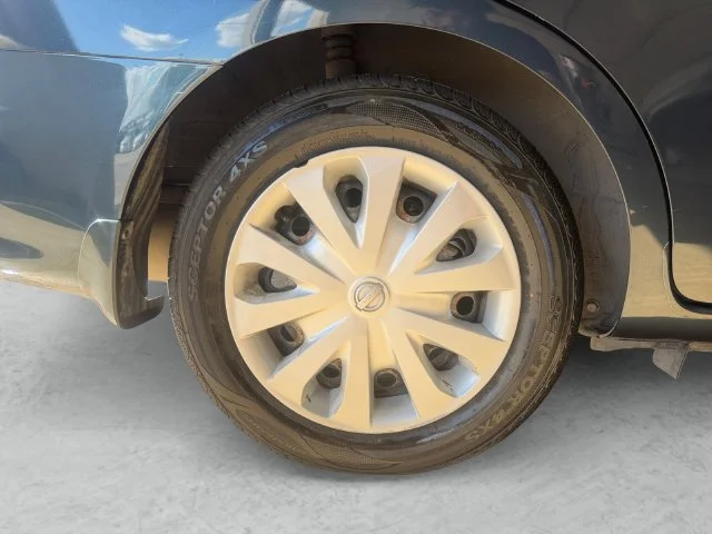 Used 2017 Blue Nissan 1.6 SV image 23