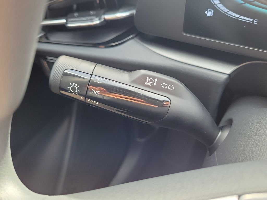 New 2026 Gray Kia LX image 28