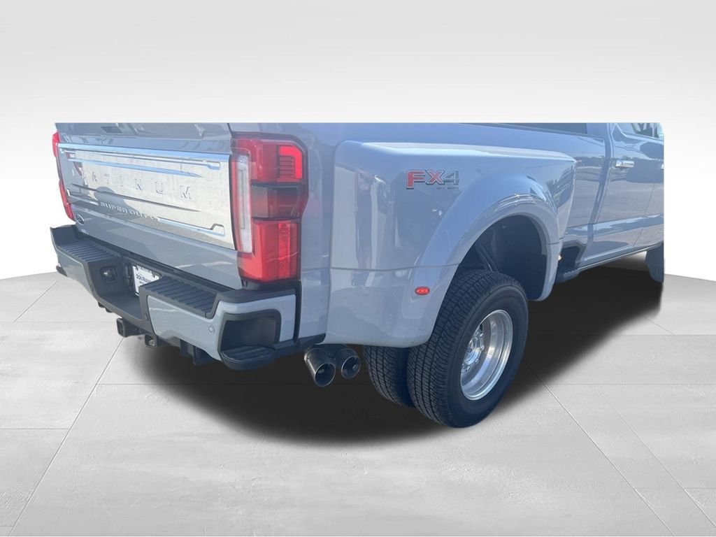 Used 2026 Gray Ford Platinum image 15