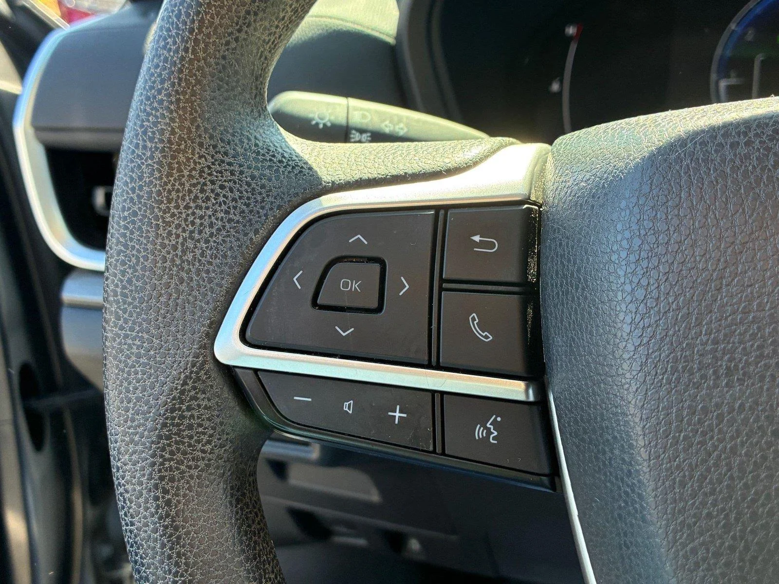 Used 2025 Celestial Silver Metallic Toyota LE image 16