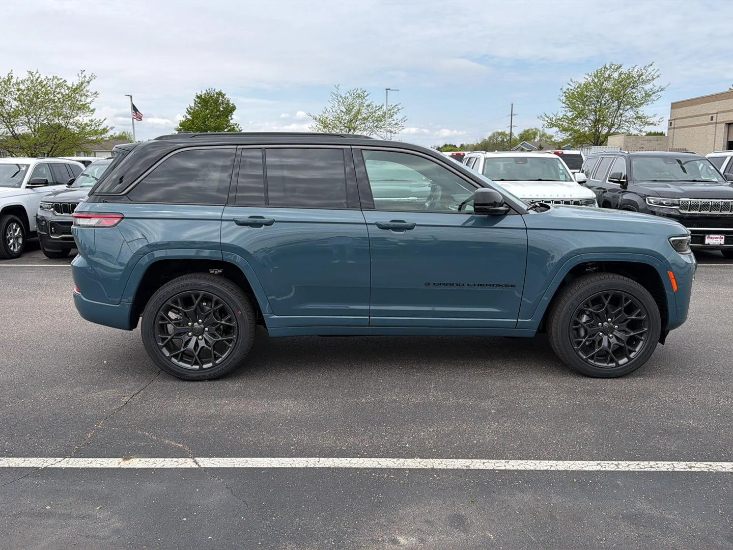 New 2026 Steel Blue Exterior Paint Jeep Summit image 8