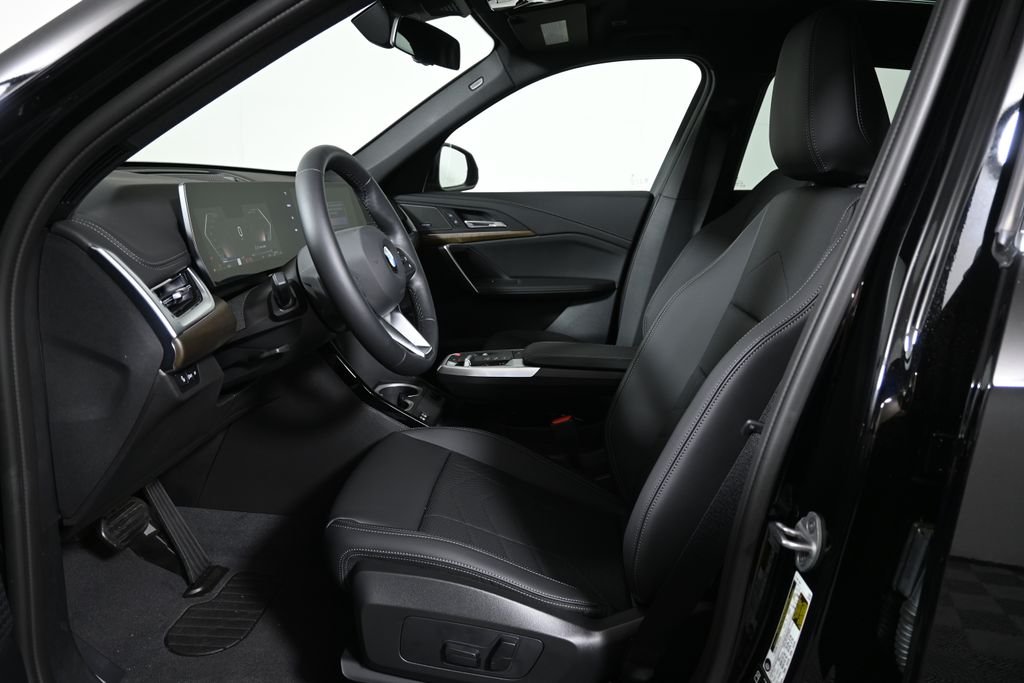 New 2026 Jet Black BMW xDrive28i image 3