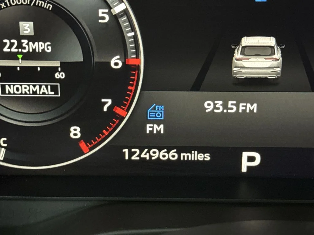 Used 2022  Mitsubishi SEL image 25