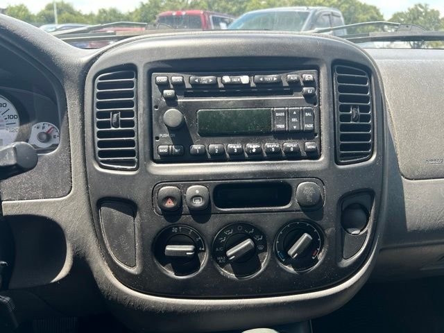 Used 2007 White Ford XLS image 19