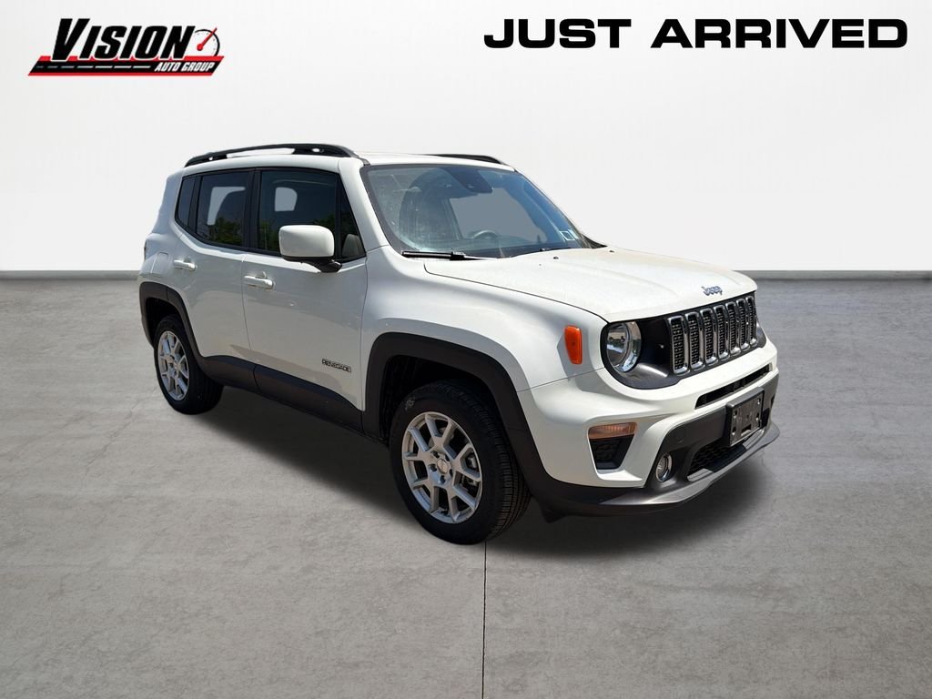Used 2021 White Jeep Latitude image 3