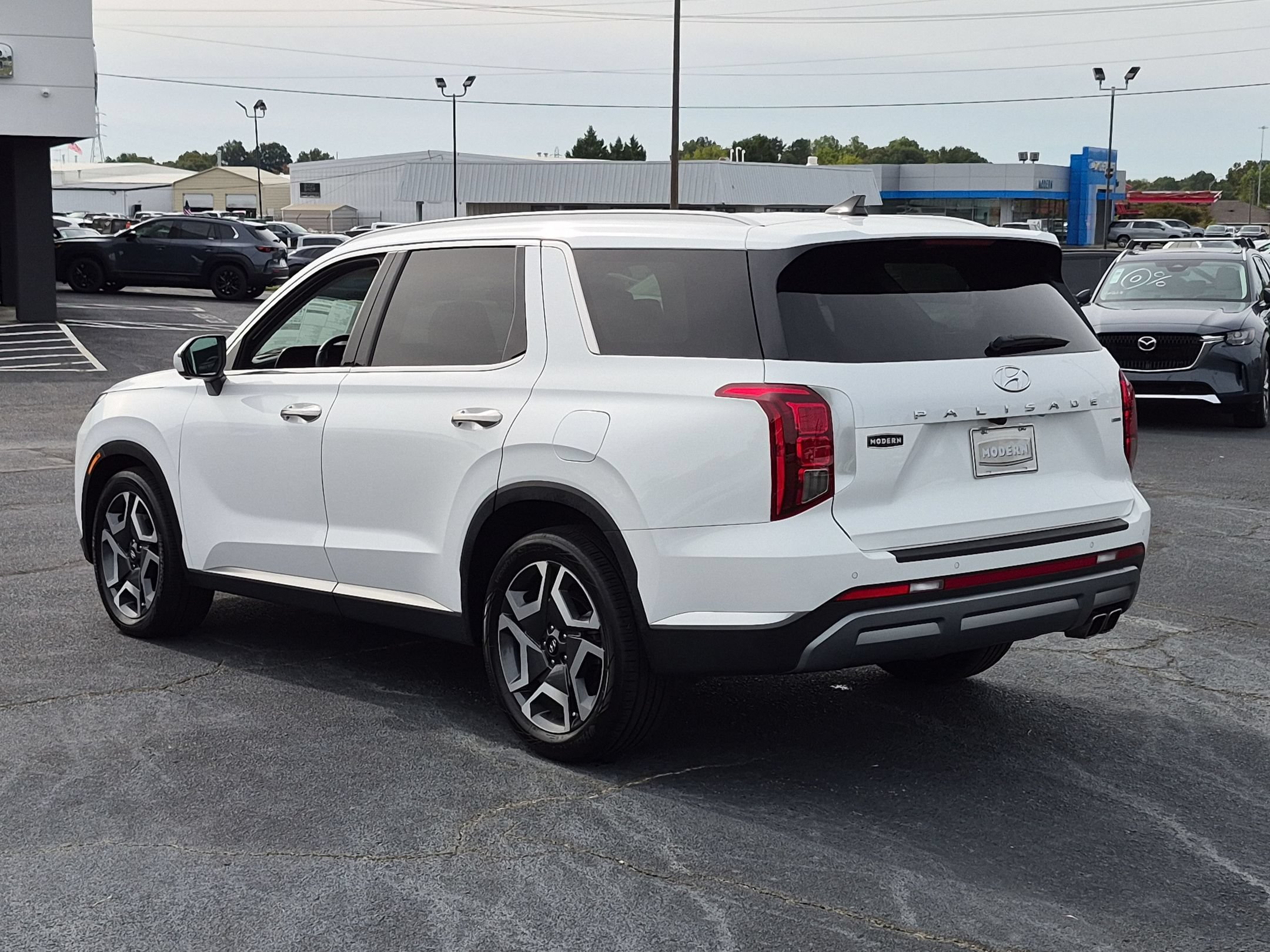 Used 2025 Hyper White Hyundai Limited image 3