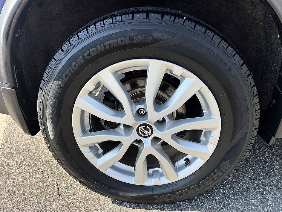 Used 2019 Caspian Blue Metallic Nissan SV image 11