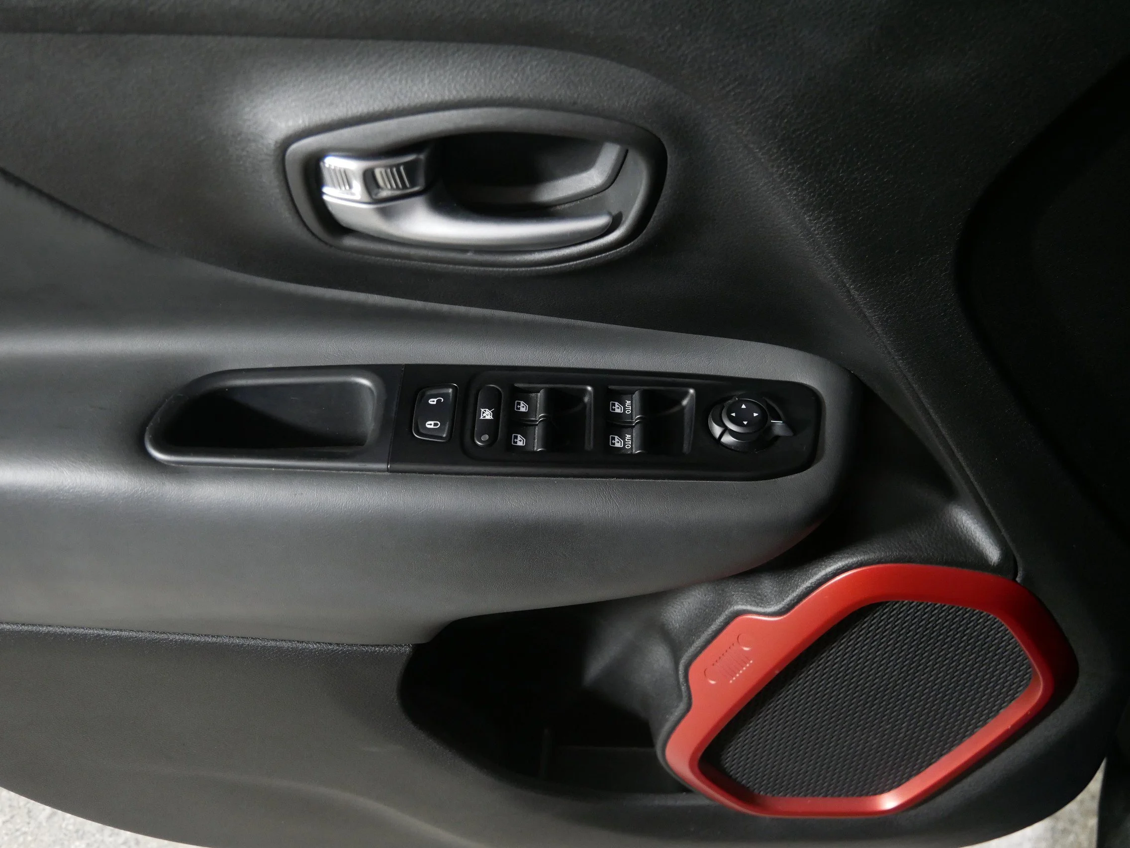 2021 Jeep Renegade Trailhawk - Photo 19