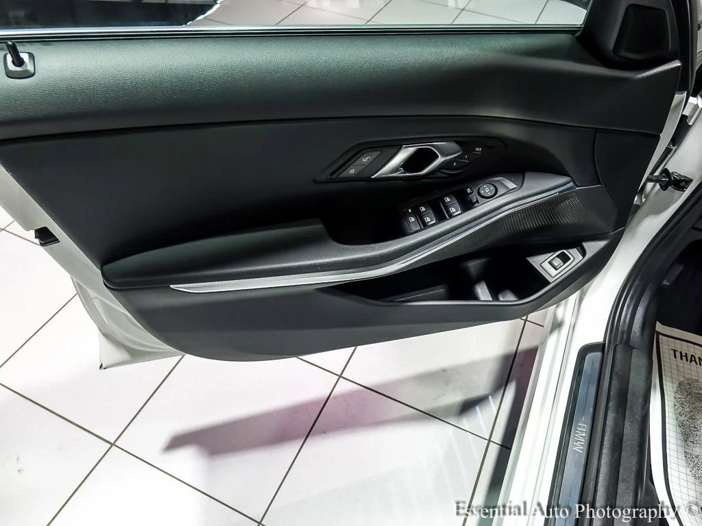 2025 BMW 3 Series 330i - Photo 27