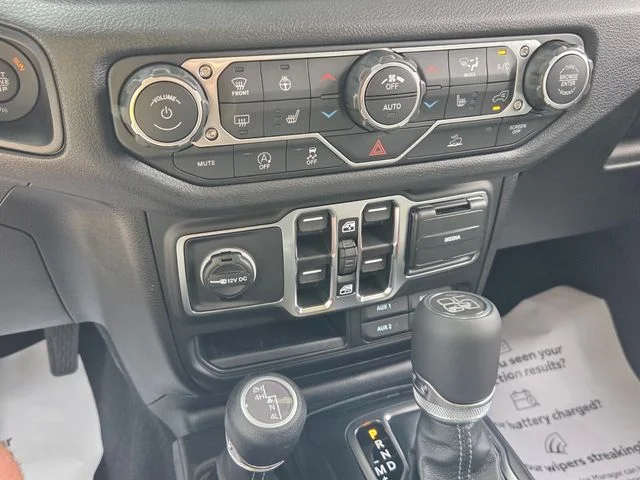 New 2026 Granite Crystal Metallic Clear-Coat Exterior Paint Jeep 85th Anniversary Edition image 21