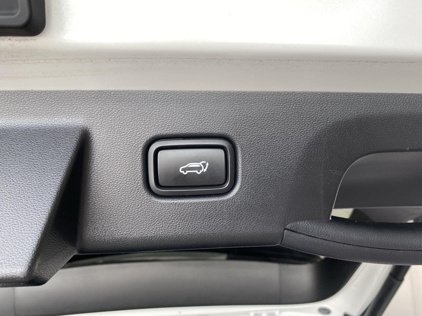 Used 2023 Serenity White Pearl Hyundai SEL image 15