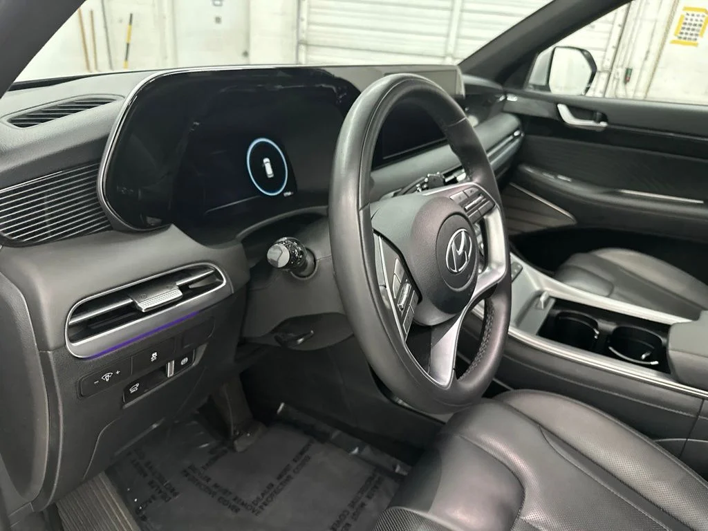 Used 2025 Silver Hyundai Calligraphy image 14