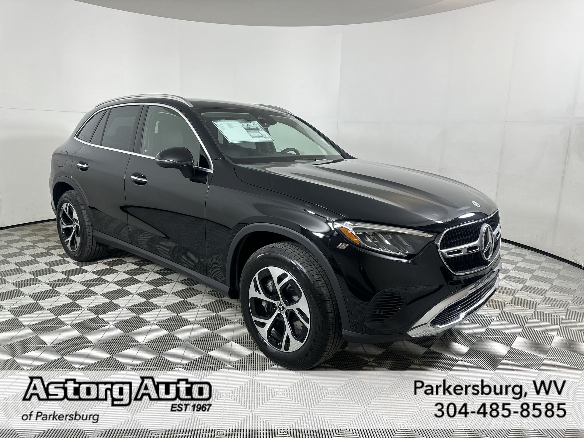 2025 Mercedes-Benz GLC
