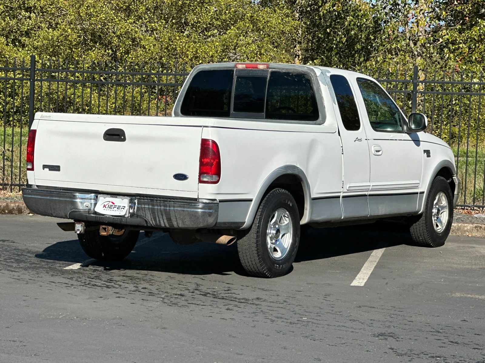 Used 1999 White Ford XLT image 4