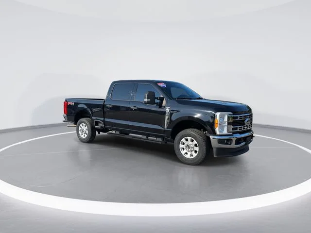 Used 2023 Black Ford XLT image 3