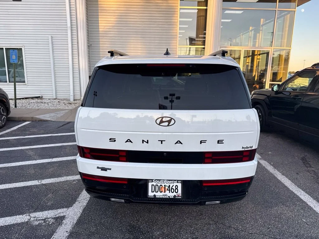 Used 2025 White Hyundai Calligraphy image 4