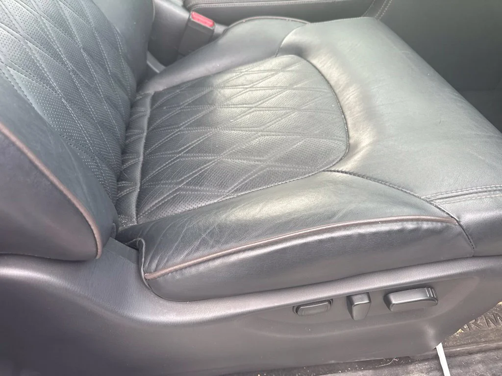 Used 2022 White Nissan Platinum image 12