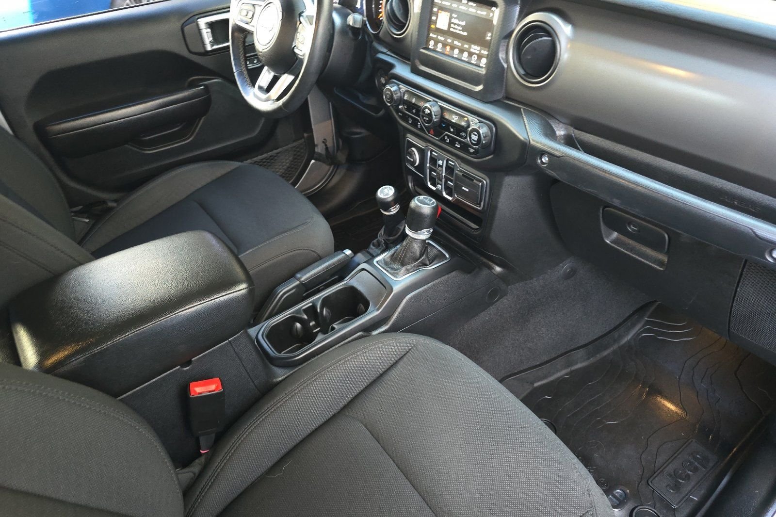 Used 2020 Silver Jeep Sport image 17