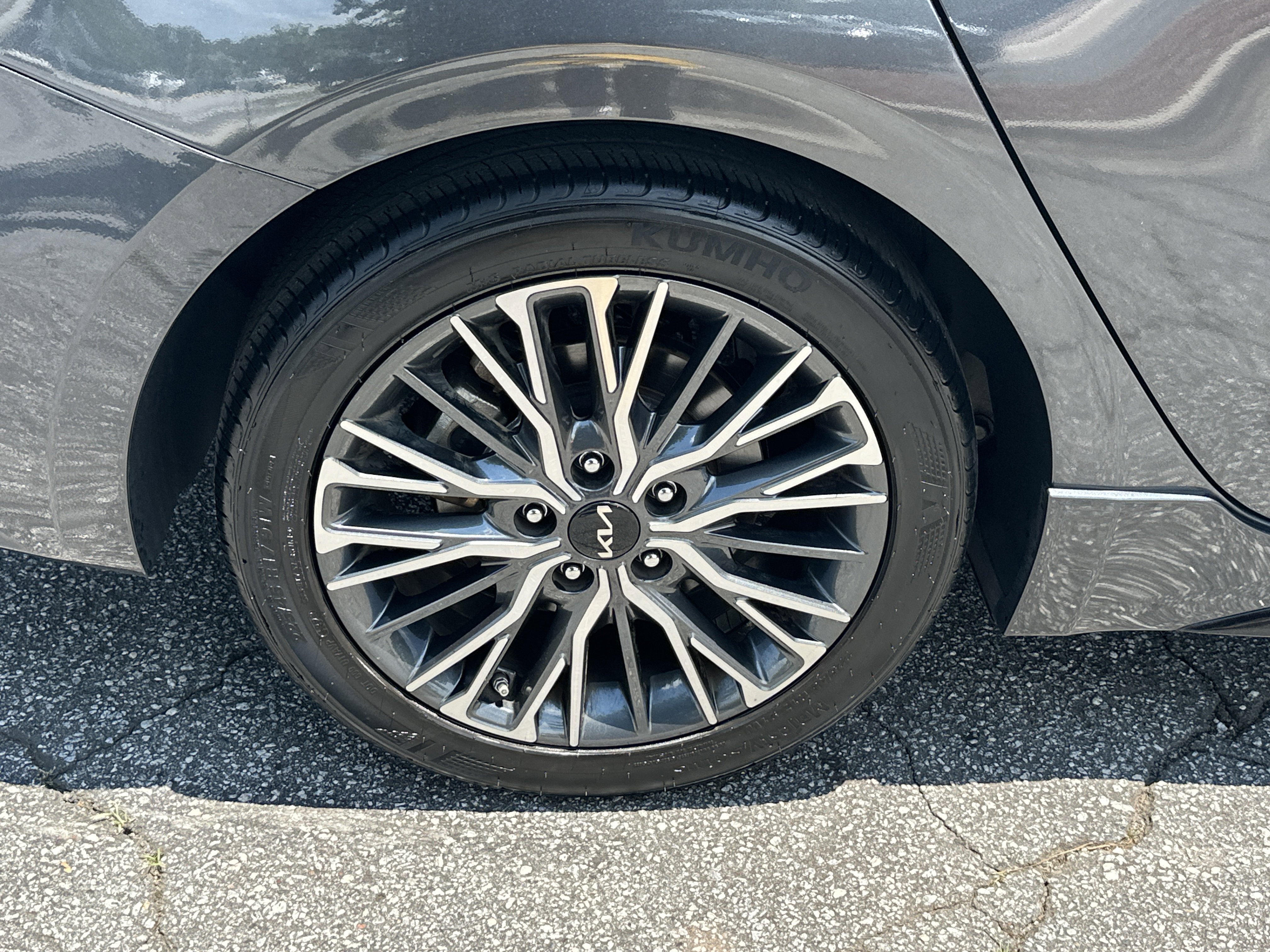Certified Used 2024 Gravity Gray Kia GT-Line image 20