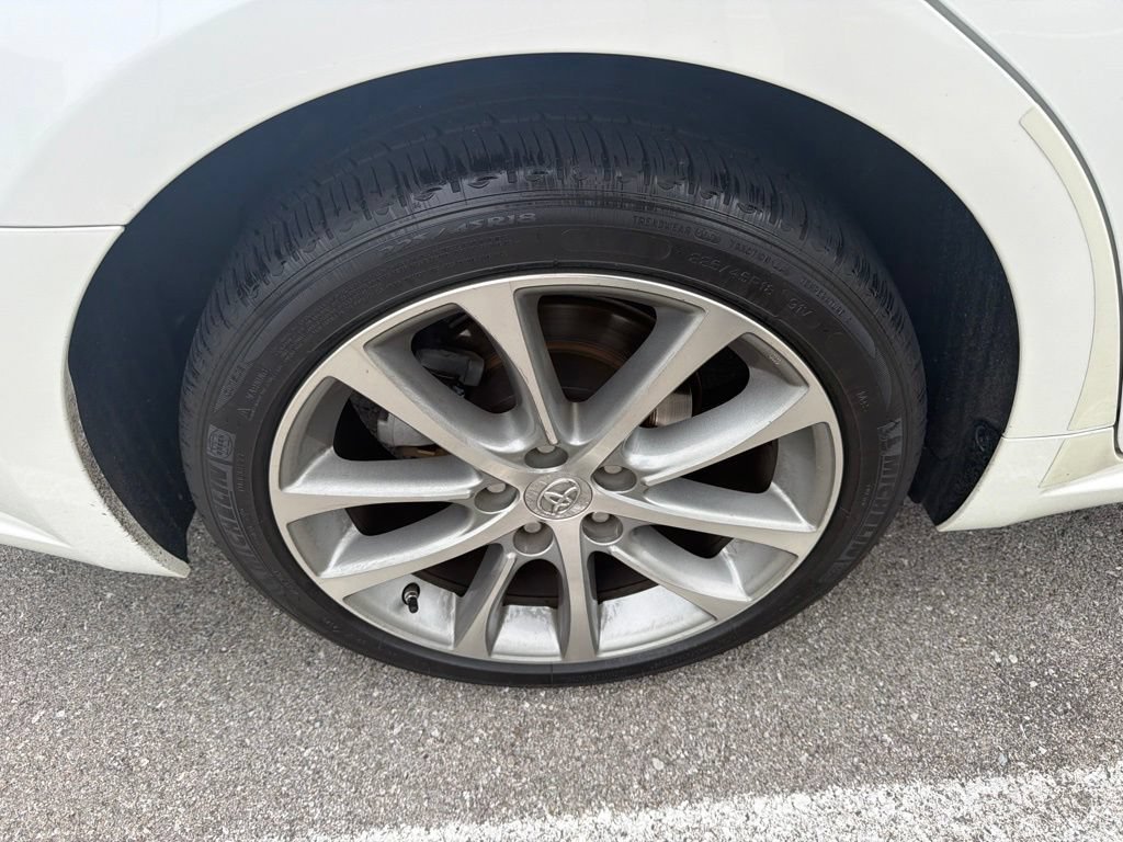 Used 2014 Blizzard Pearl Toyota XLE image 12