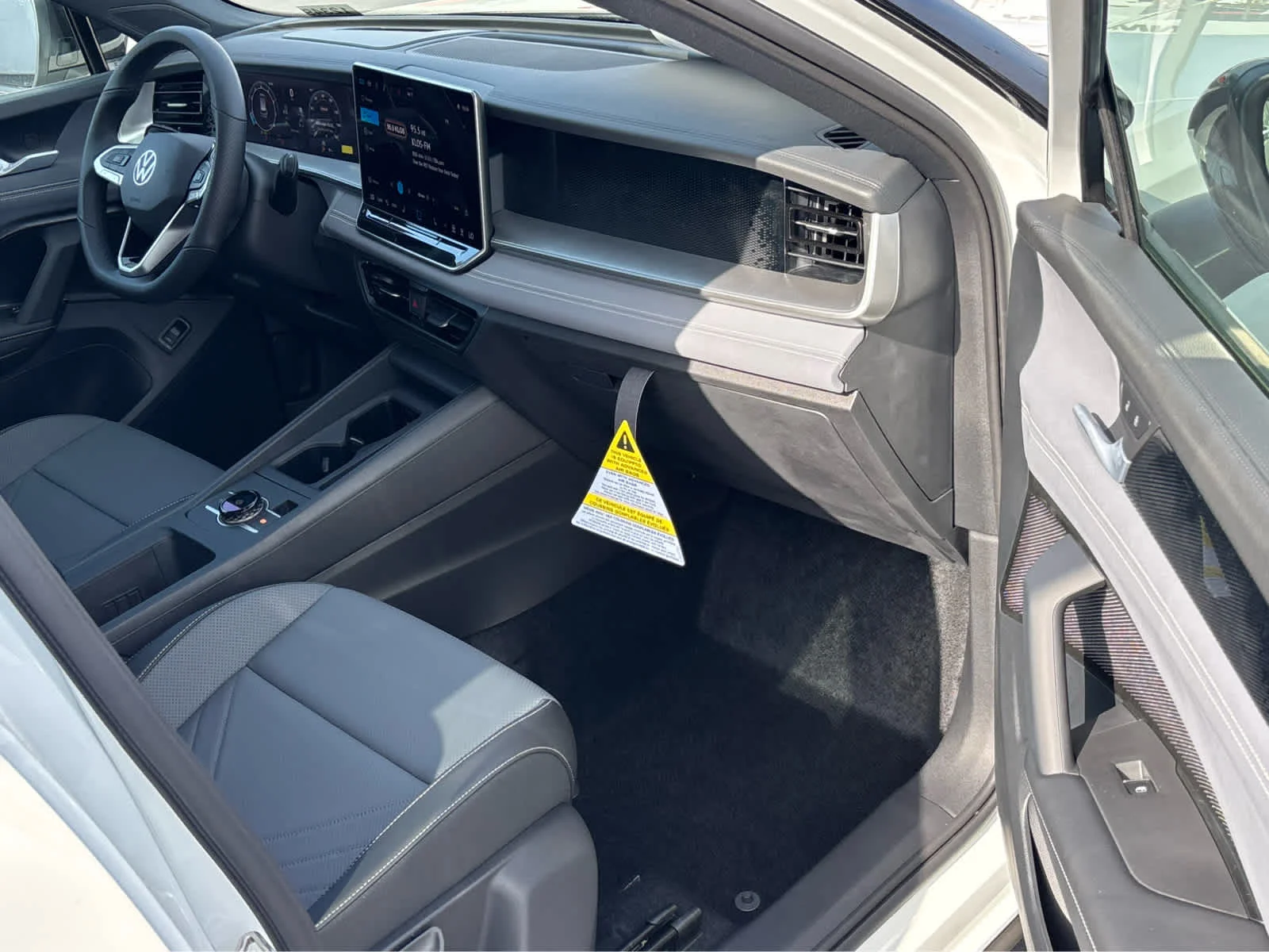 New 2026 OPAL WHITE Volkswagen SE R-Line Black image 23