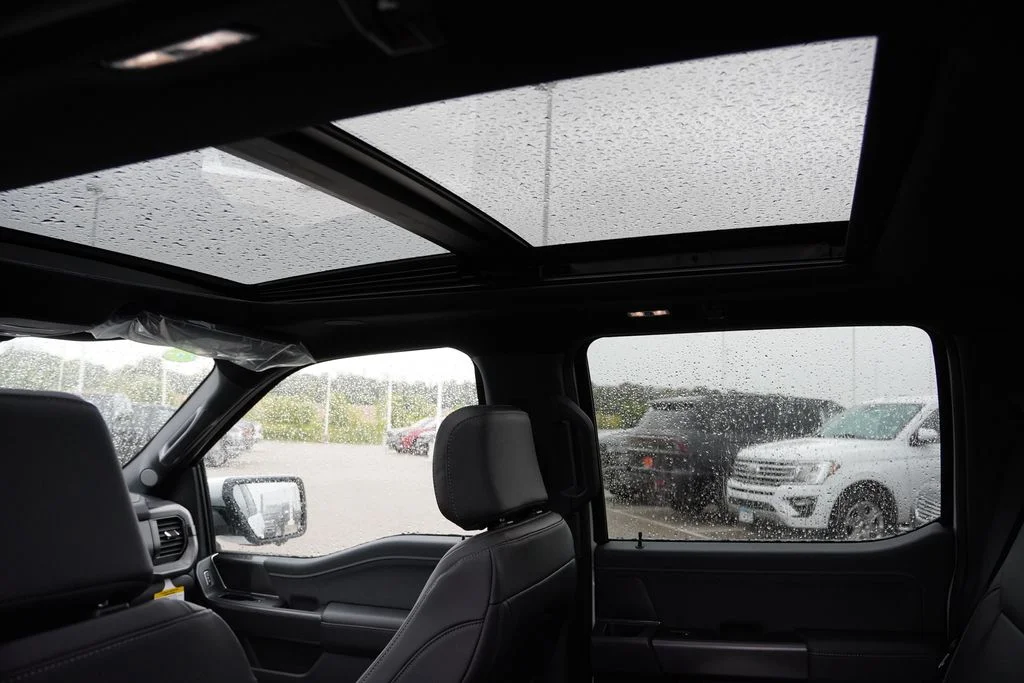 New 2026 Oxford White Ford Lariat image 13