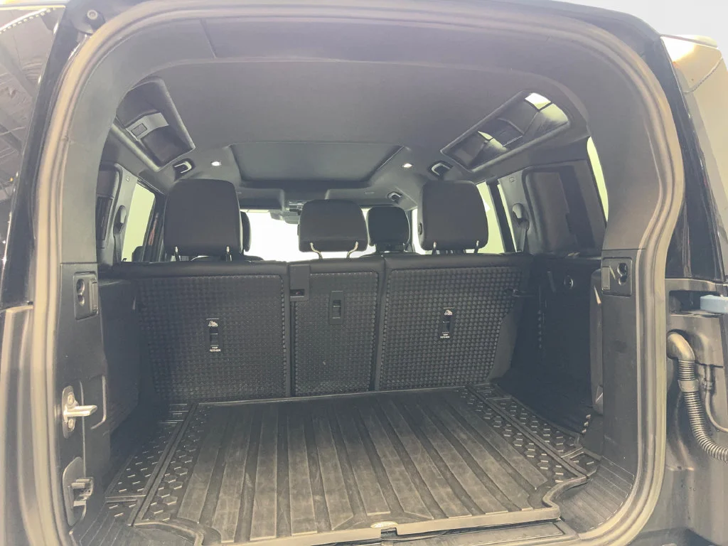 Used 2023 Blue Land Rover SE image 79