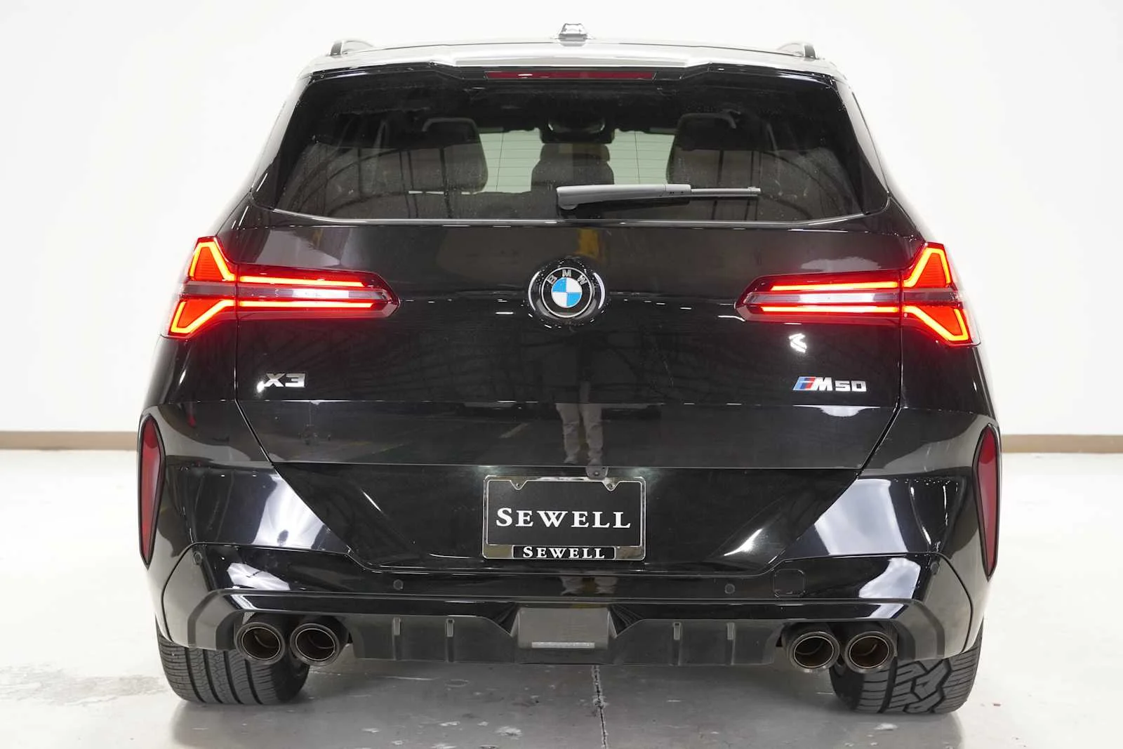 Used 2026 Black Sapphire Metallic BMW M50 xDrive image 5