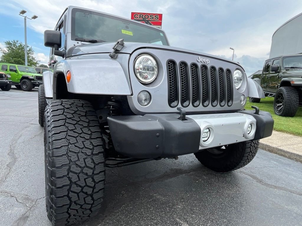 Used 2014 Billet Metallic Clearcoat Jeep Unlimited Sahara image 46