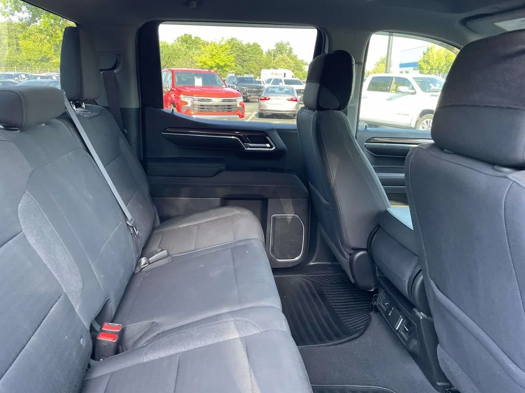 Used 2024 Summit White Chevrolet RST image 11