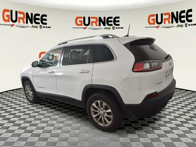Used 2019 White Jeep Latitude image 3
