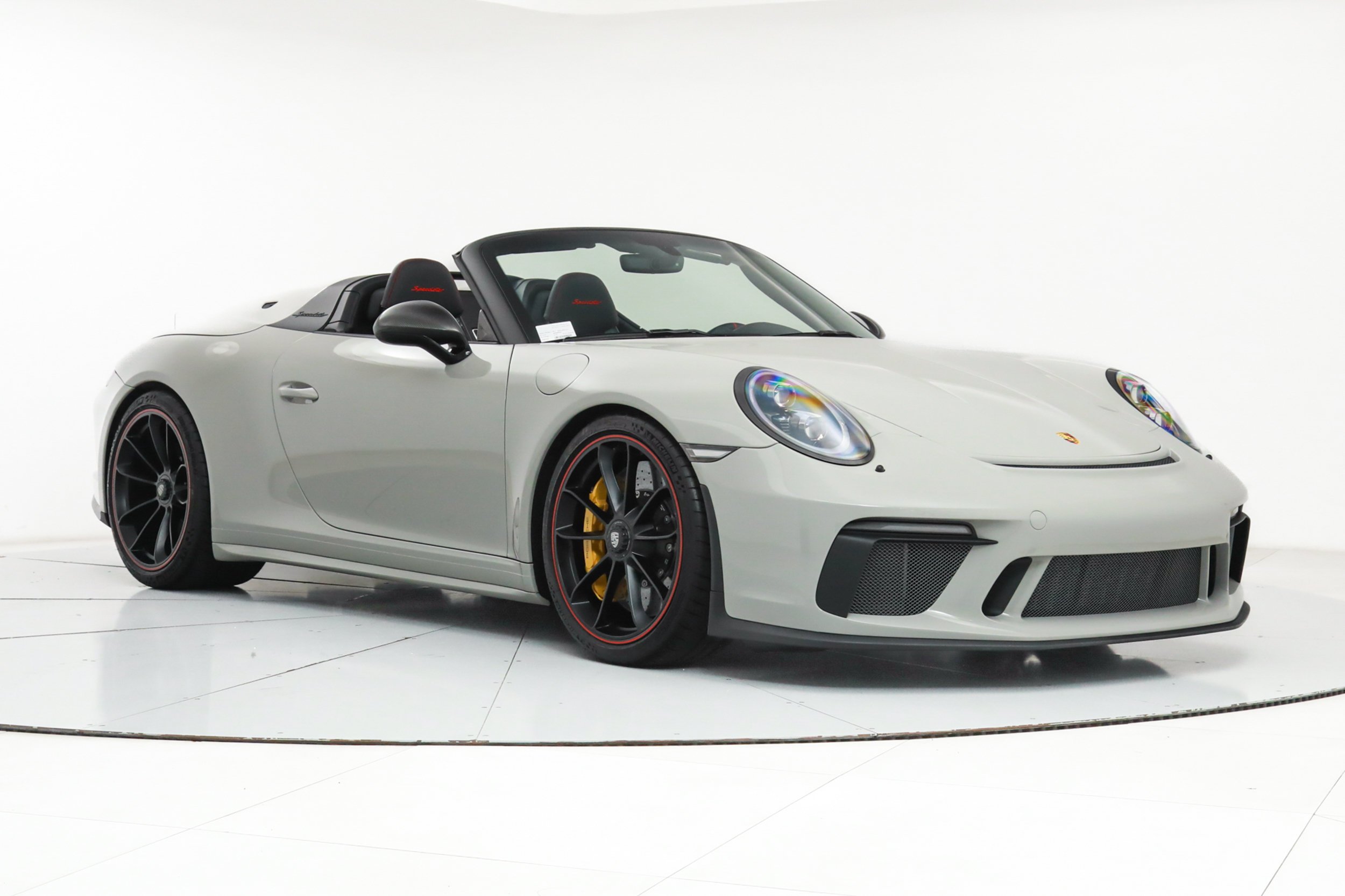 Used 2019 Chalk Porsche Speedster image 9