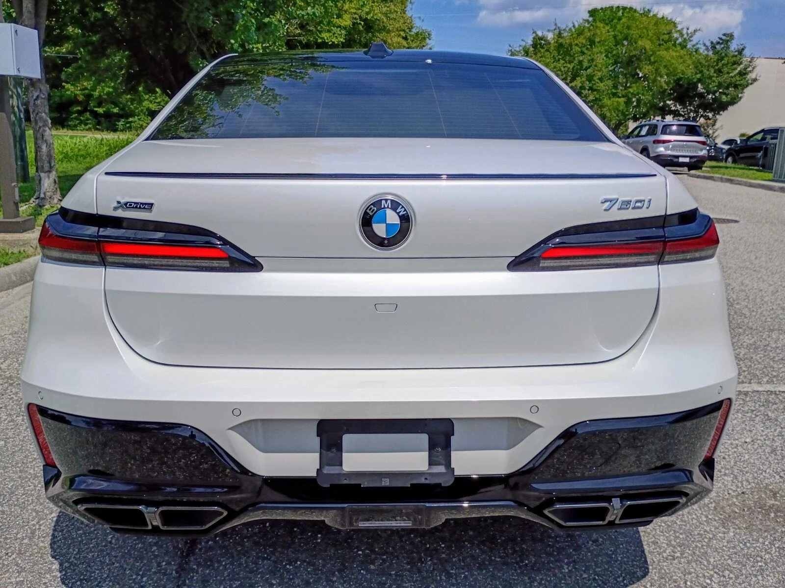 Used 2025 Mineral White Metallic BMW 760i xDrive image 5