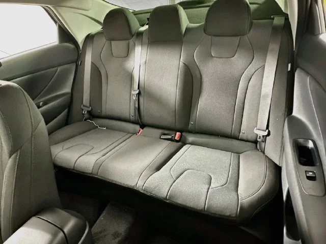 New 2026 Hyundai ELANTRA SE