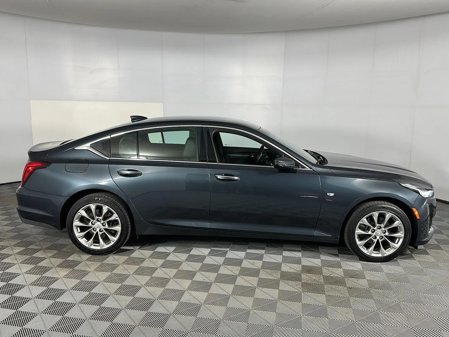 Used 2021 Shadow Metallic Cadillac Premium Luxury image 4