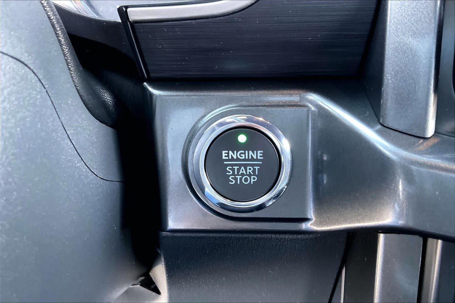 Used 2023 Avalanche Gray Ford XLT image 63
