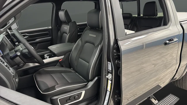 New 2026 Granite Crystal Metallic Clear-Coat Exterior Paint RAM Laramie image 9